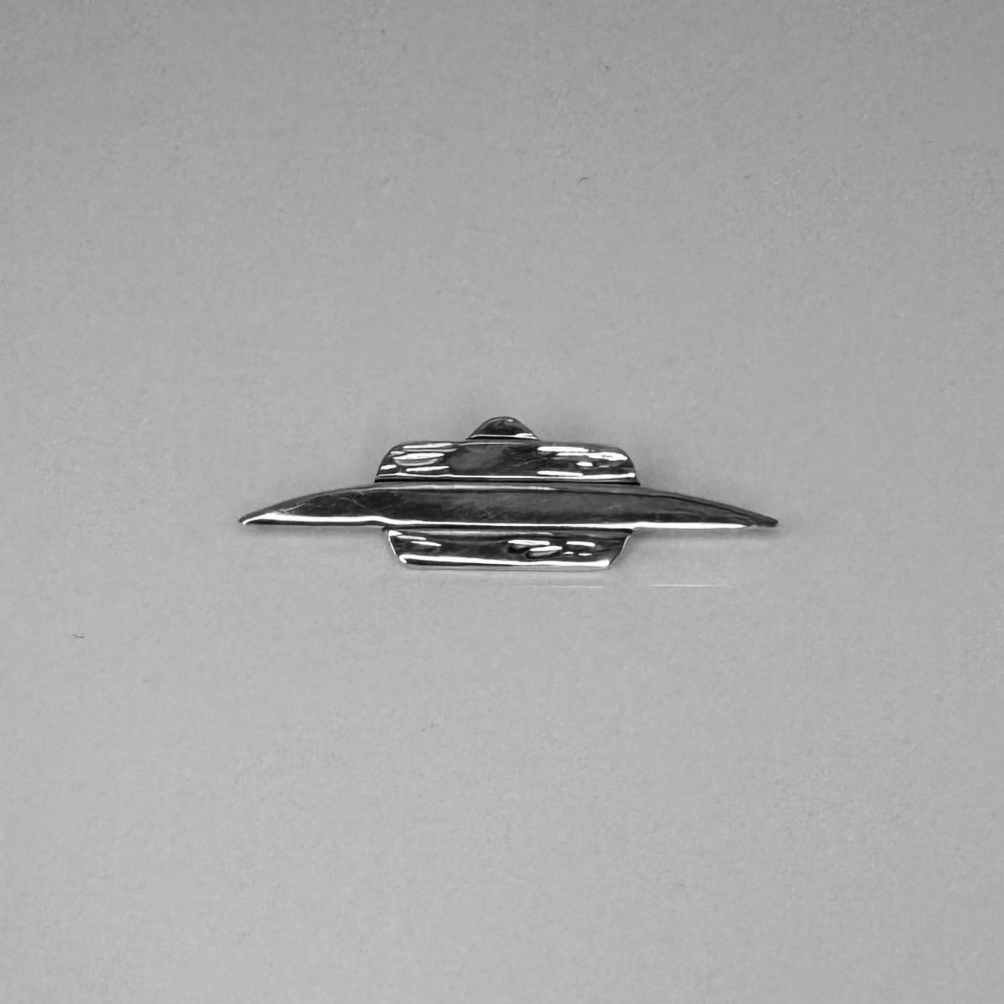 1930s Style Saucer | UFO Pin
