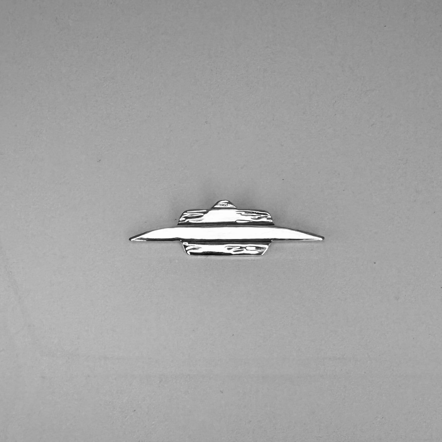 1930s Style Saucer | UFO Pin