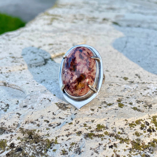 Oval Fire Opal Ring ⋮ Size 8.25