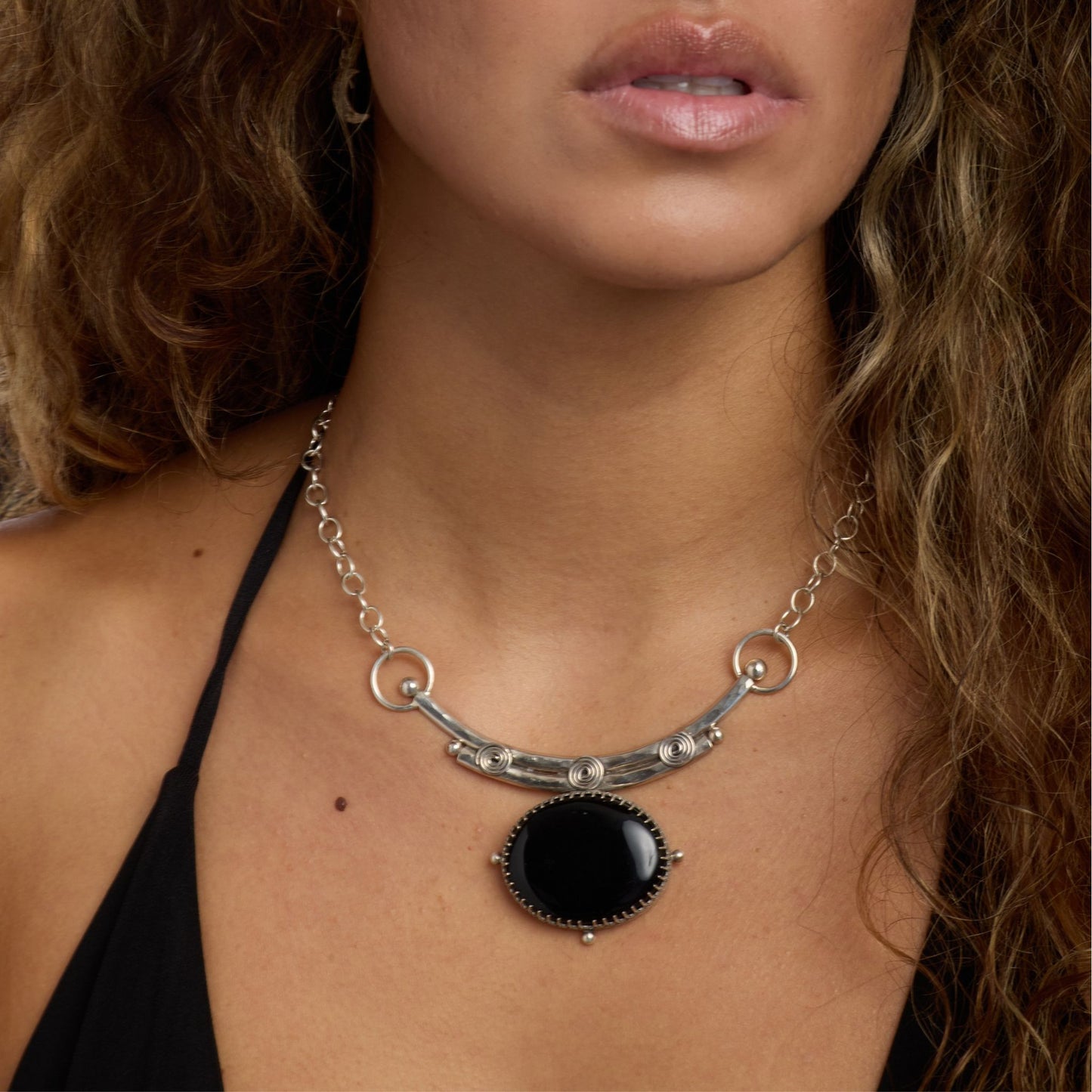 Black Onyx Triple Spiral | Collar Necklace ￼