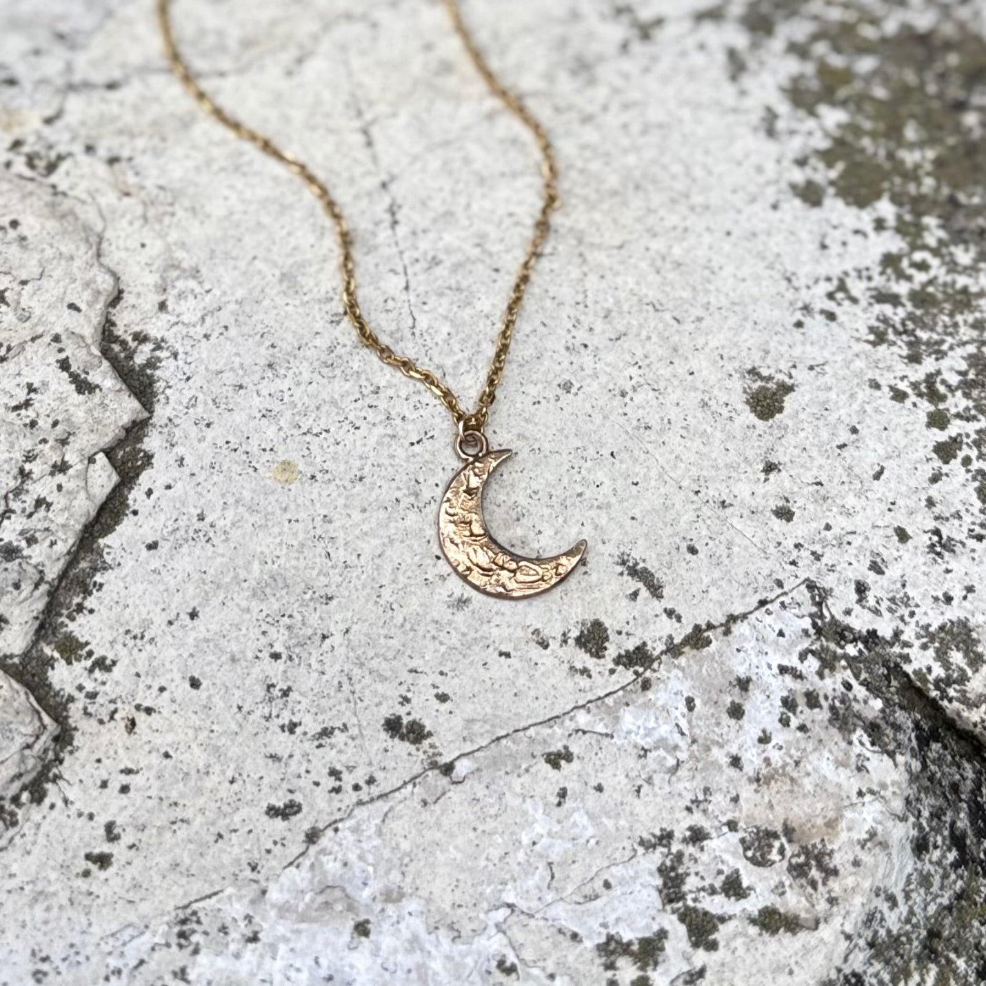 Crescent Moon Necklace | Bronze
