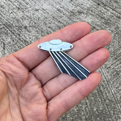 Flying Saucer with Beam | UFO Pin