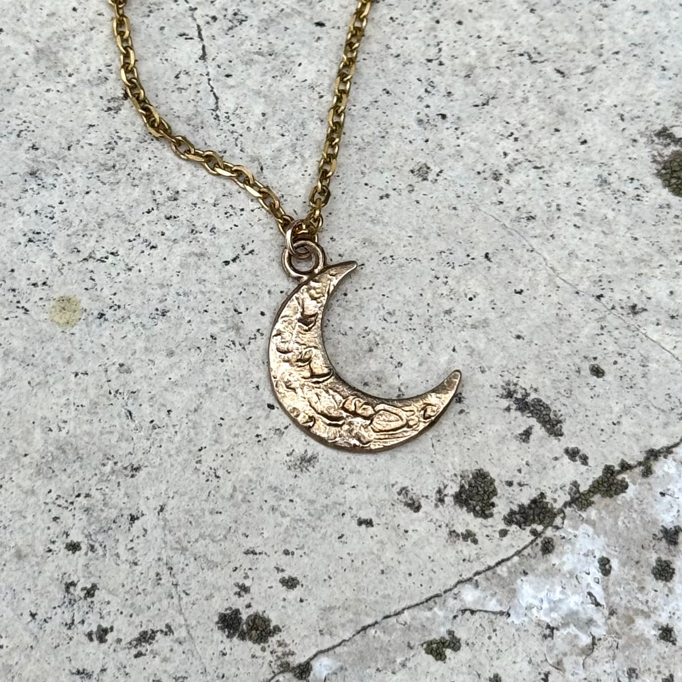 Crescent Moon Necklace | Bronze