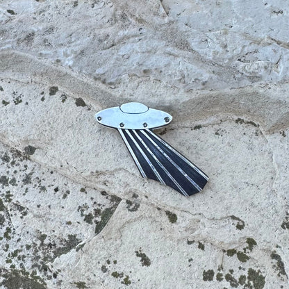 Flying Saucer with Beam | UFO Pin