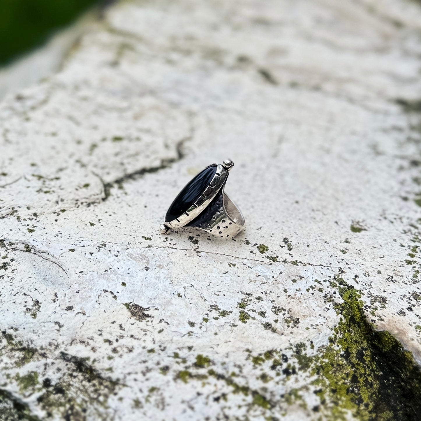 Obsidian Ring ⋮ Size 6