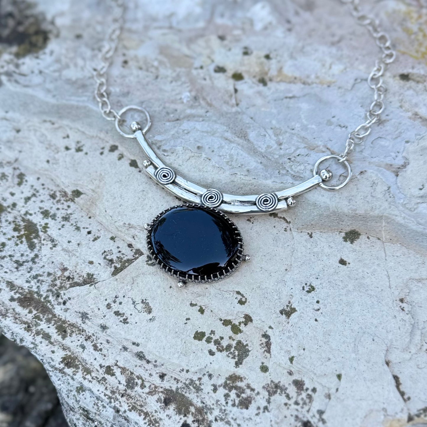 Black Onyx Triple Spiral | Collar Necklace ￼