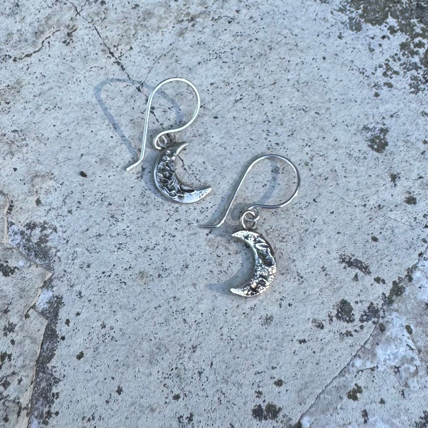 Mini Crescent Moon | Earrings