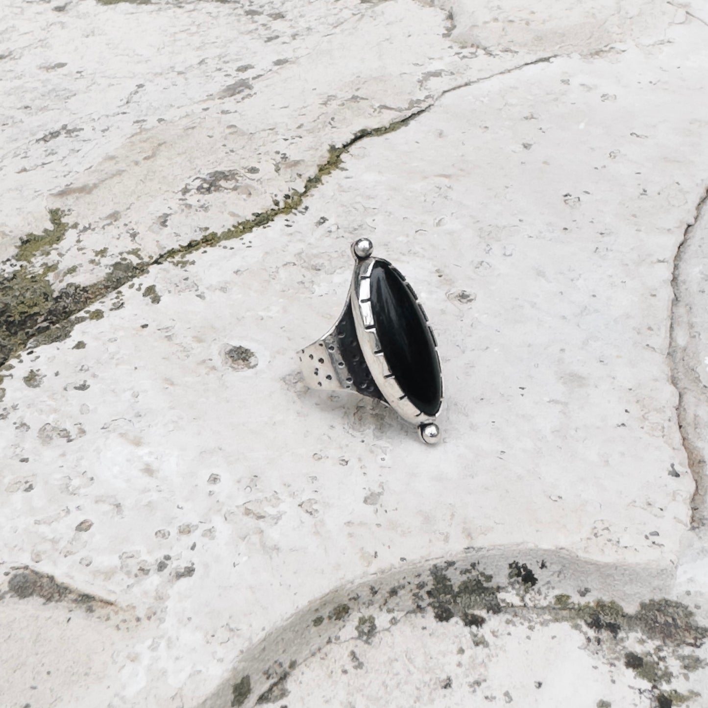 Obsidian Ring ⋮ Size 6