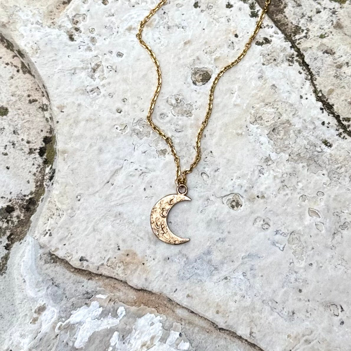 Crescent Moon Necklace | Bronze