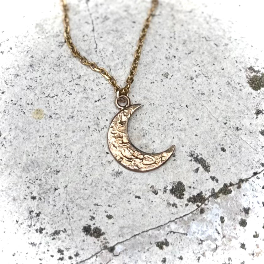 Crescent Moon Necklace | Bronze