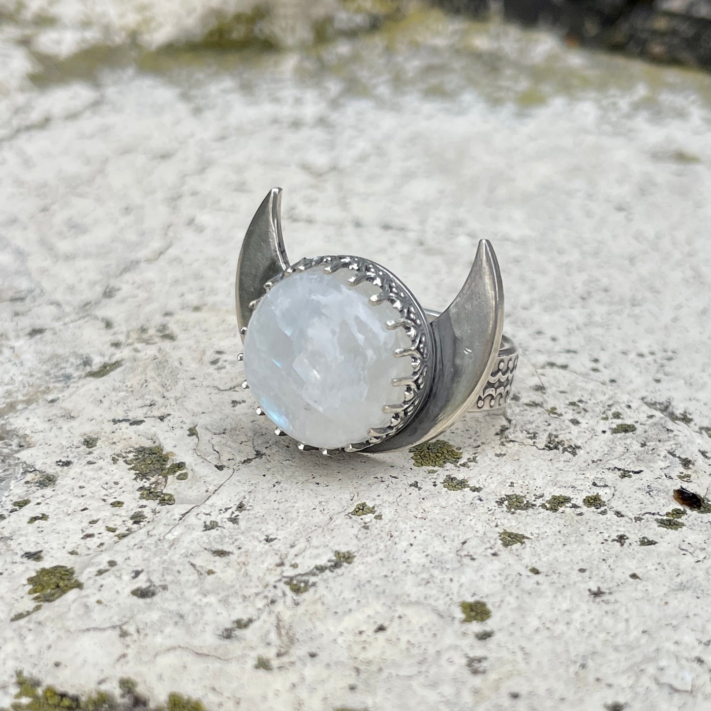 Moonstone Moon Ring ⋮ Size 7