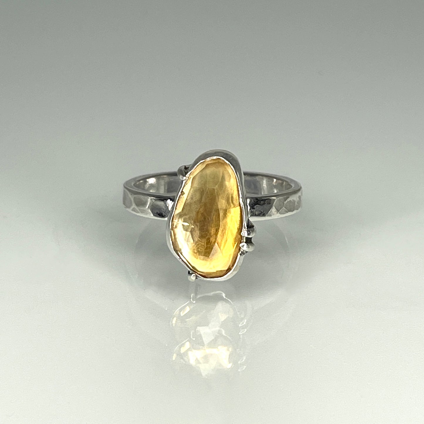 Oblong Citrine Rose Cut Ring ⋮ Size 7.5