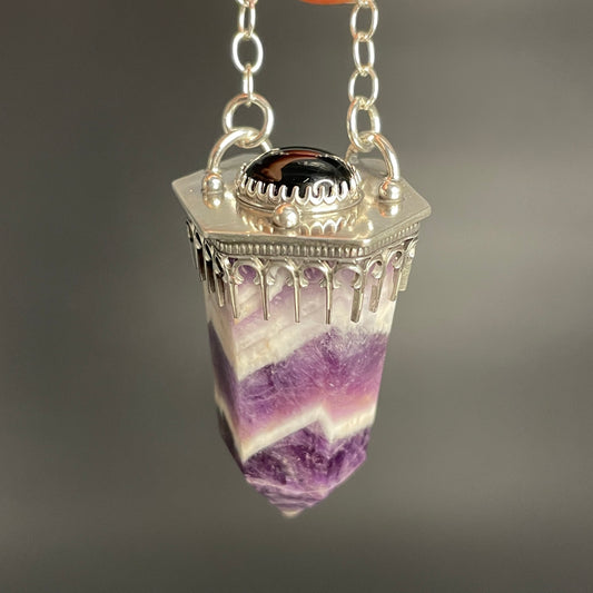 Crystal Point ⋮ Chevron Amethyst Necklace