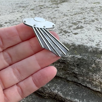 Flying Saucer with Beam | UFO Pin